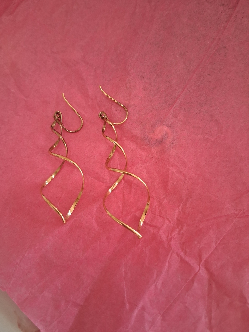 14 K Vintage Gold Twisted Drop Earrings - Elegant Women's Jewelry - Picture 5 of 10